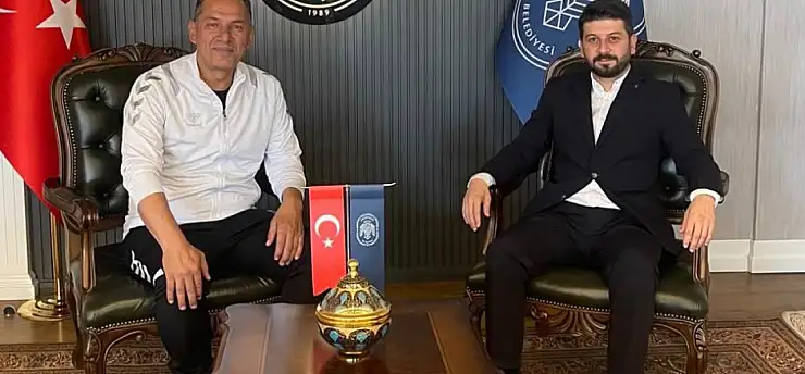 Kocasinan Şimşekspor yola devam dedi! Rasim Aykurt imzayı attı