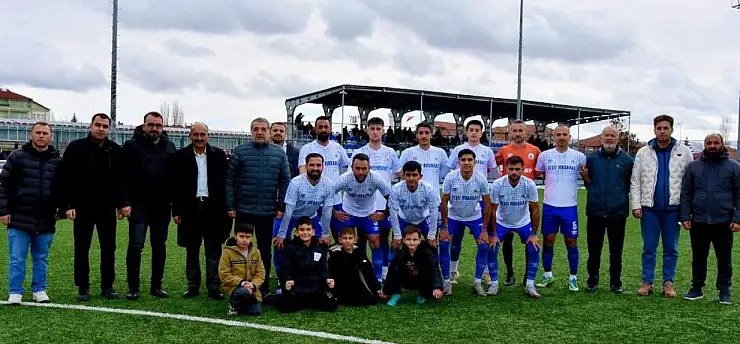 Tomarza'da şampiyona çarpan tokat: Yolspor'u 3 golle uğurladılar