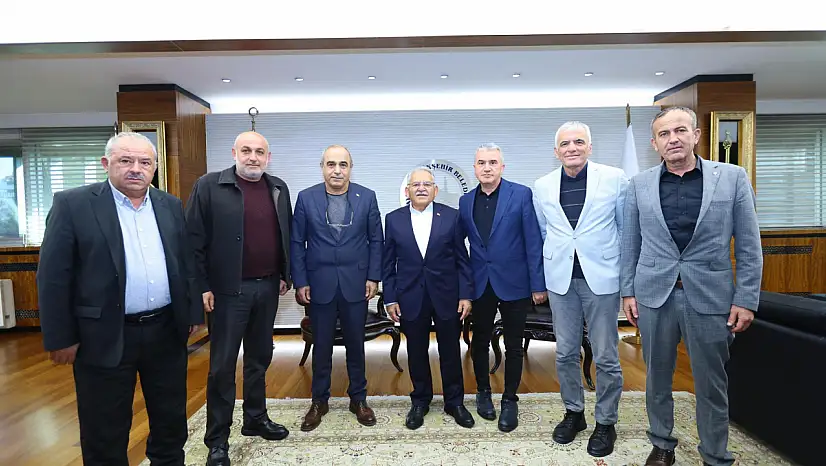 Başkan Büyükkılıç'ı kimler ziyaret etti? Yoğun ziyaretçi trafiği dikkat çekti!