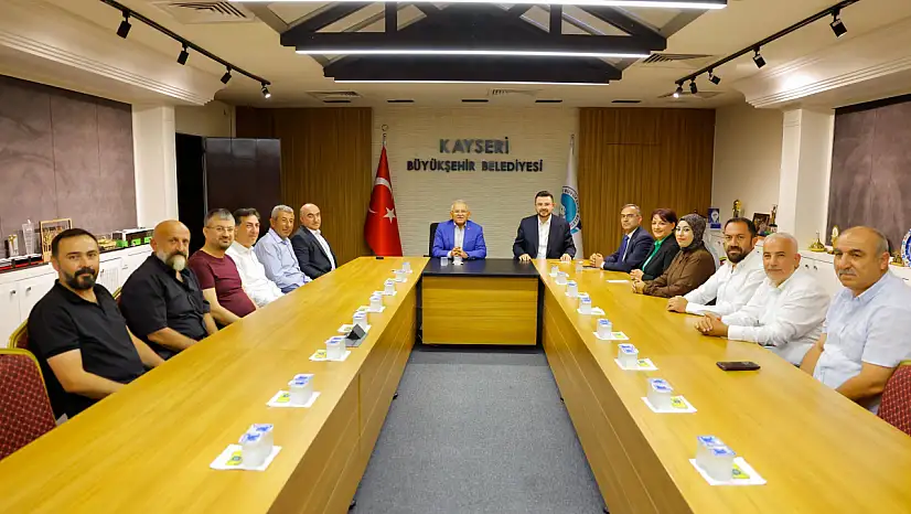 Başkan Büyükkılıç'ın yoğun istişare kültürü mesaisi