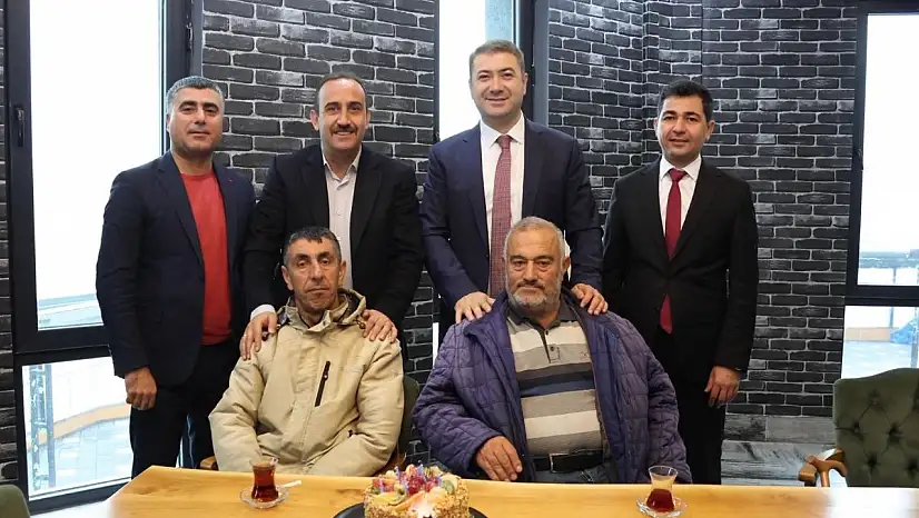 Başkan İlmek, makam koltuğunu zihinsel engelli Savaş Bağlar'a devretti