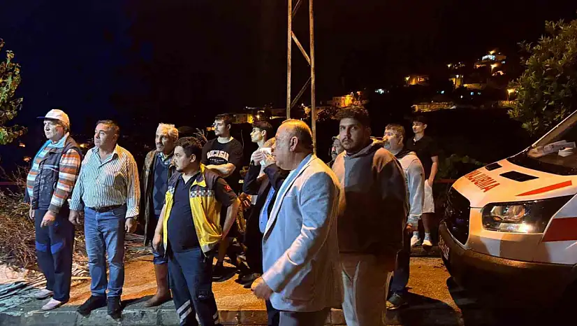 Korkutan ev yangını! Alevler tüm binayı sardı