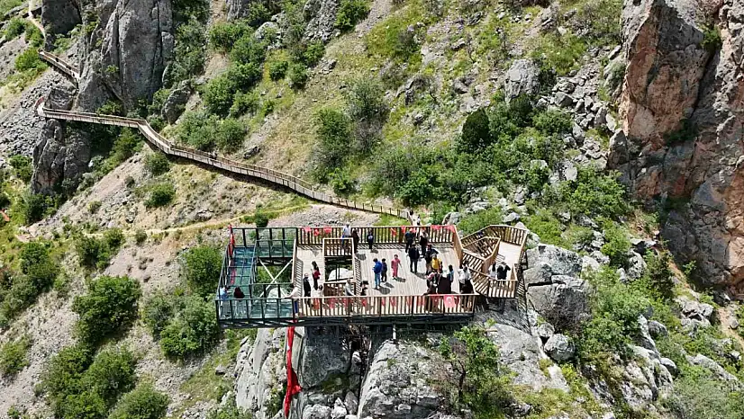 Bayram tatilinde Kazankaya Kanyonu'na yüzler akın etti!