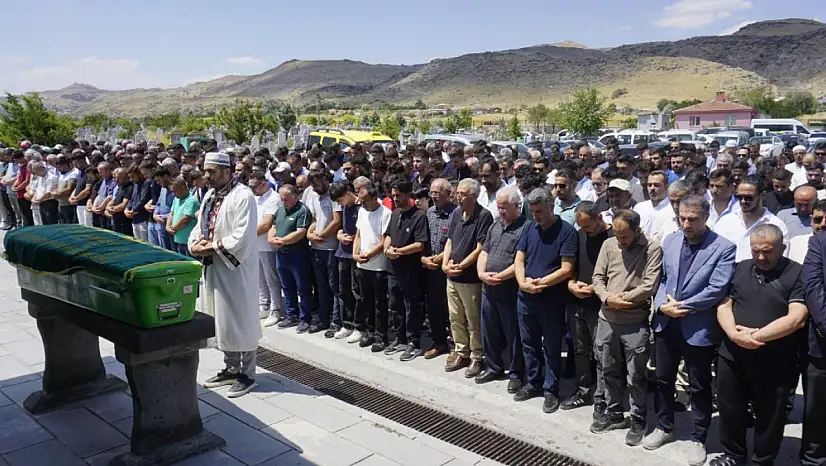 Boğularak hayatını kaybeden Uğur Kaan Kayseri'de toprağa verildi!