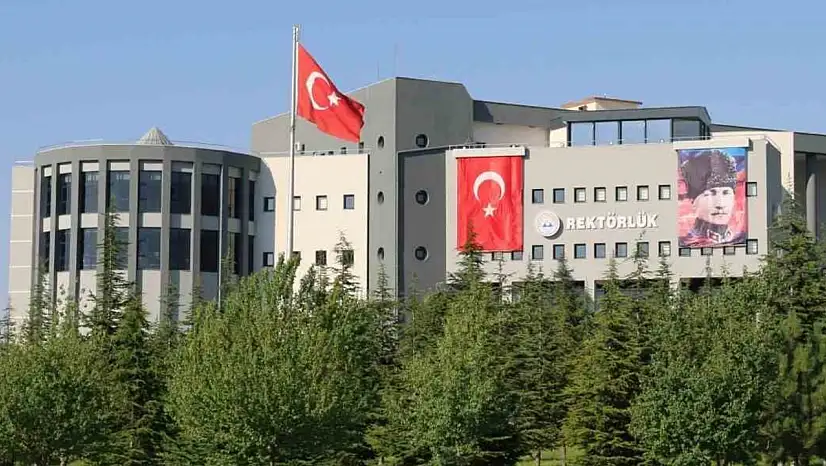 Erciyes Üniversitesi'ndeki o yönetmelik yürürlükten kaldırıldı!