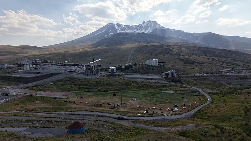 Erciyes yazın bambaşka! Zirvede ziyaretçileri neler bekliyor?