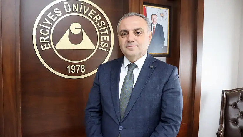 ERÜ Rektörü'nden tercih yapacak gençlere kritik uyarı! Geleceğin mesleklerini işaret etti