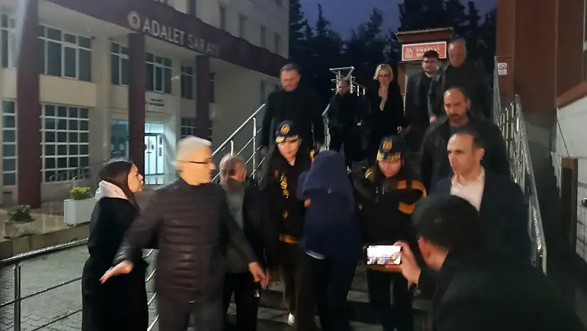 Türkiye'yi sarsan Güllü soruşturması: 'Dizlerinden tutup itti'