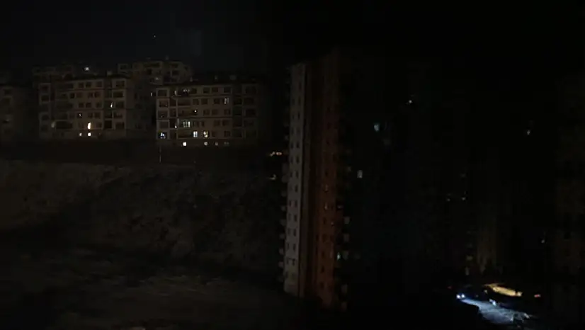 Kayseri'de bazı bölgelerde komple elektrik gitti: Sebebi araştırılıyor!