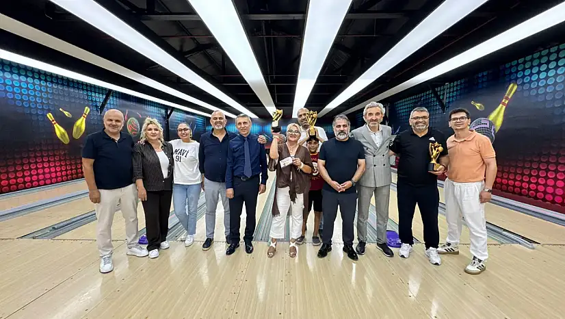 Kayseri'de gazeteciler bowling turnuvasında yarıştı: Dostluk kazandı!