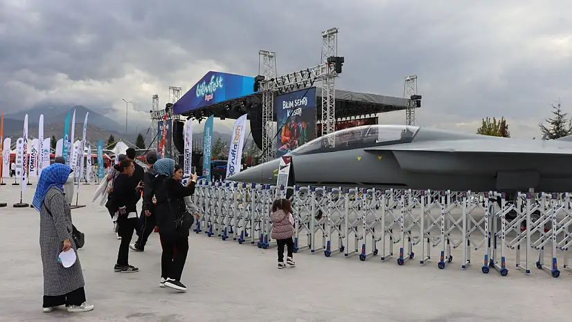 Kayseri'de HÜRJET'i gören 74 yaşındaki vatandaş duygularına hakim olamadı!