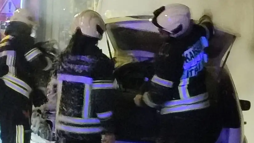 Kayseri'de park halindeki otomobil yandı