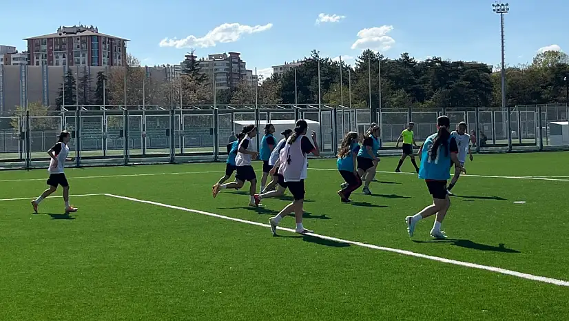 Kayseri'nin kızları sahaya çıktı… Millî Takım'a kim girecek?