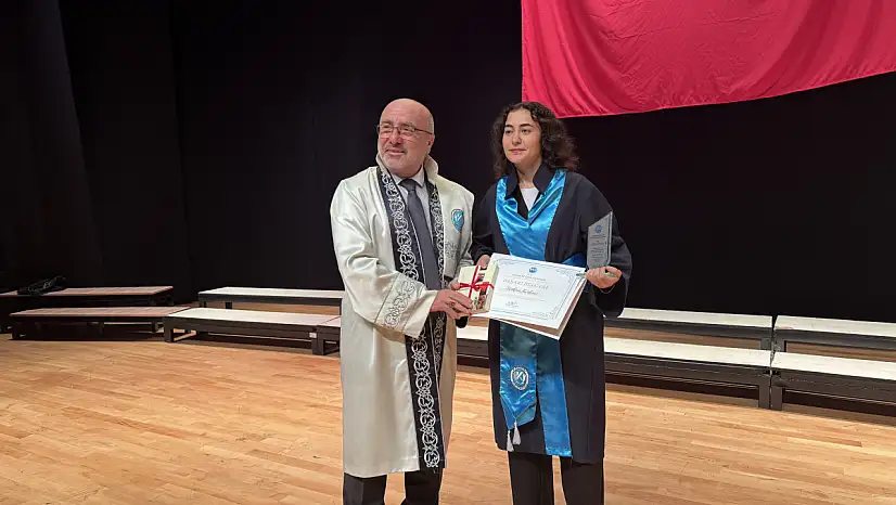 Kayseri Üniversitesi mezunları kep atmak yerine şed kuşanıyor