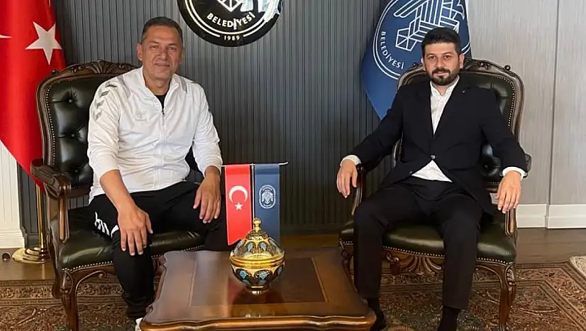 Kocasinan Şimşekspor yola devam dedi! Rasim Aykurt imzayı attı