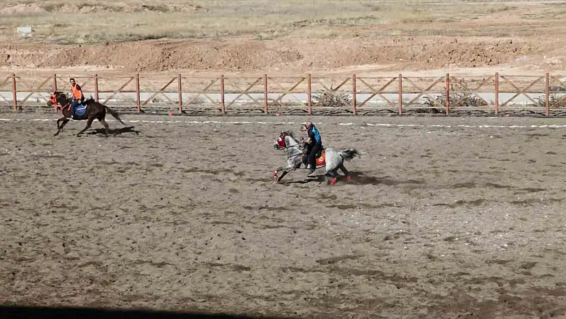 Malatya'da ata sporu atlı cirit yaşatılıyor