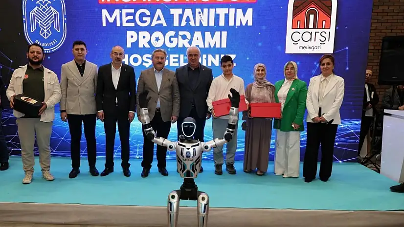 Melikgazi'de Robot MEGA sahneye çıktı! Gençlerin teknoloji projeleri ödüllendirildi