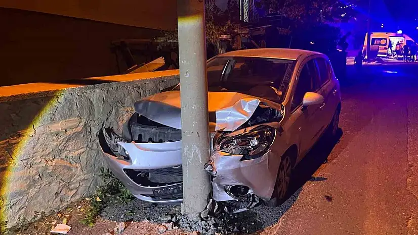 Niğde'de iki otomobil çarpıştı: 5 yaralı