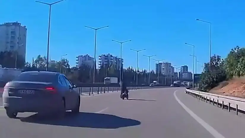 Bisikletle otoyola girdi, kaza kıl payı atlatıldı