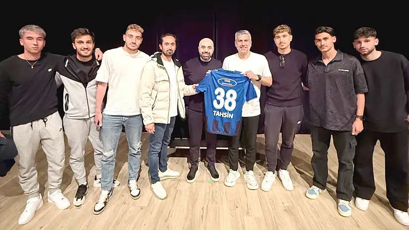 Tahsin Hasoğlu Kayseri'de sahneye çıktı: Erciyes 38 FK'dan anlamlı jest!