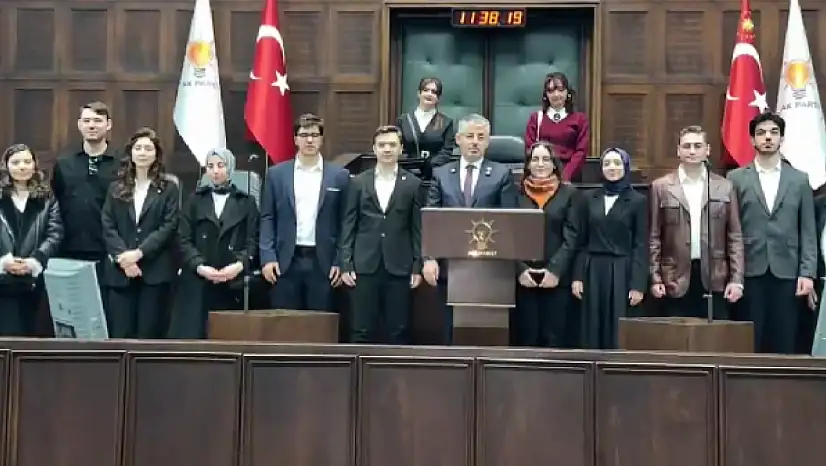Vekil Çopuroğlu Kayserili öğrencileri Mecliste misafir etti