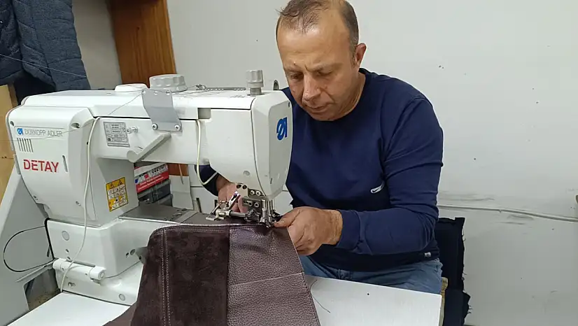 Develi'de 12 Kişi Üretiyor, Çantalar İstanbul'a Gidiyor