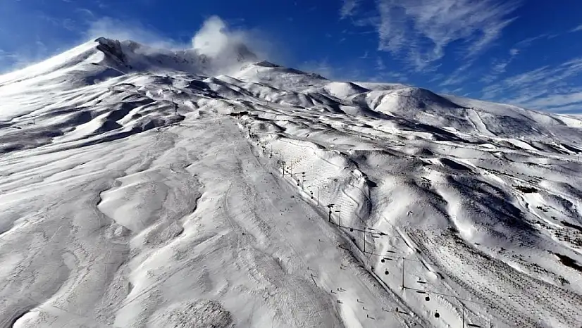 Erciyes yine zirveye oynuyor: Ziyaretçi akını sürüyor!