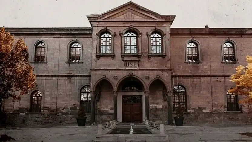 Bir okuldan fazlası: Kayseri Lisesi 133 yıldır tarihe tanıklık ediyor!