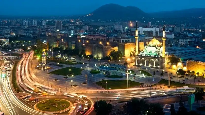 Kayseri Cumhuriyet Meydanı'nda 2000 yıllık sır: 5 Medeniyet yan yana