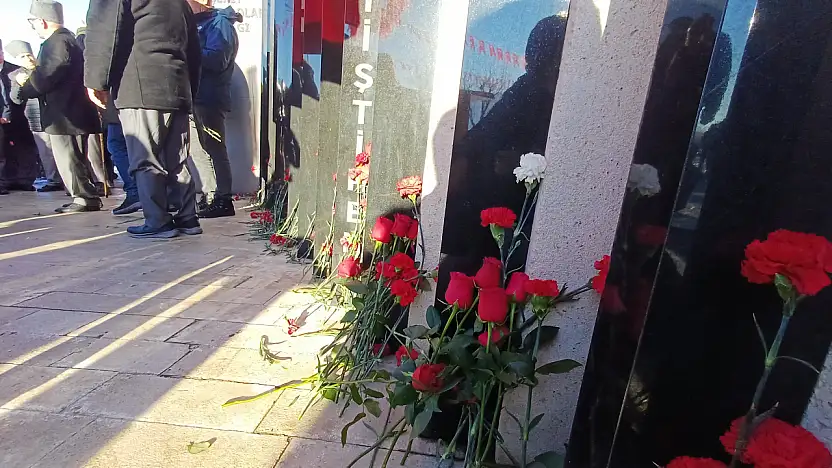 Kayseri'de 17 Aralık şehitleri unutulmadı: 'Bu durağa cennet kokusu geliyor'