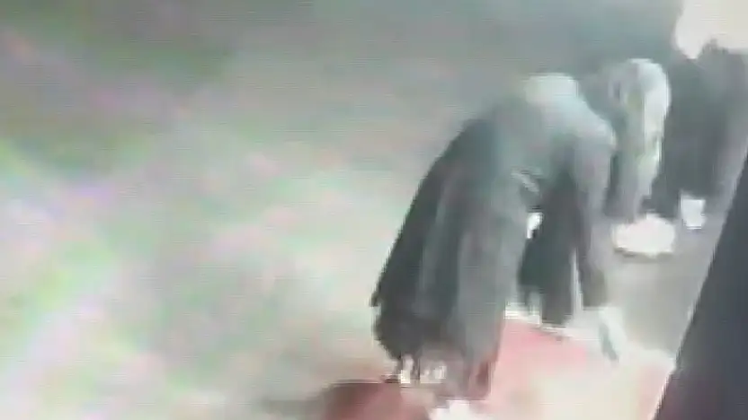 Kayseri'de ''büyü'' paniği: Apartman girişine toz serptiler!