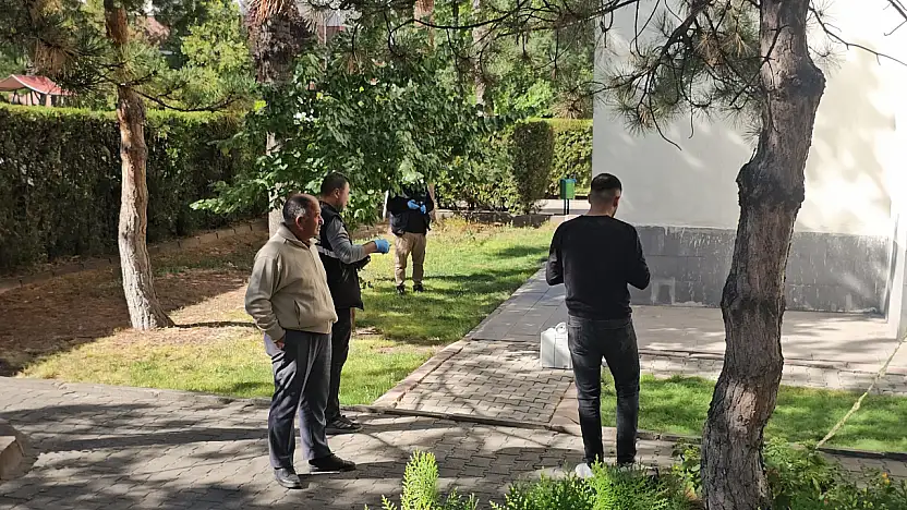 Kayseri'de korku dolu anlar! 3. kattan düşen genç kız ağır yaralandı