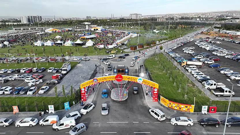 Kayseri Millet Bahçesi doldu taştı: Kuyruklar uzadıkça uzadı!
