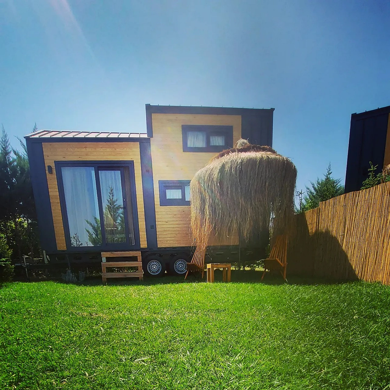 Kayseri'ye 143 km uzaklıkta doğanın kucağında konfora kaçış: Tiny House ve Bungalovlar…