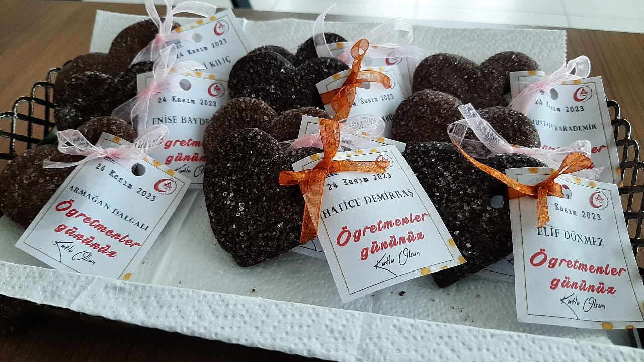 Öğrenciler Kalpli Kurabiyelerle Kutladı!