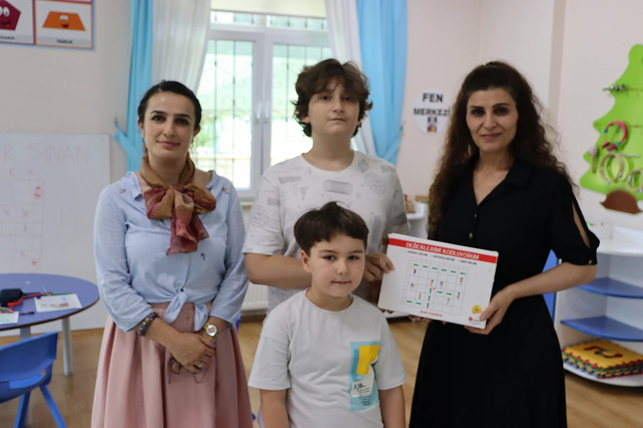 13 yaşındaki çocuktan robotik kodlama eğitimi