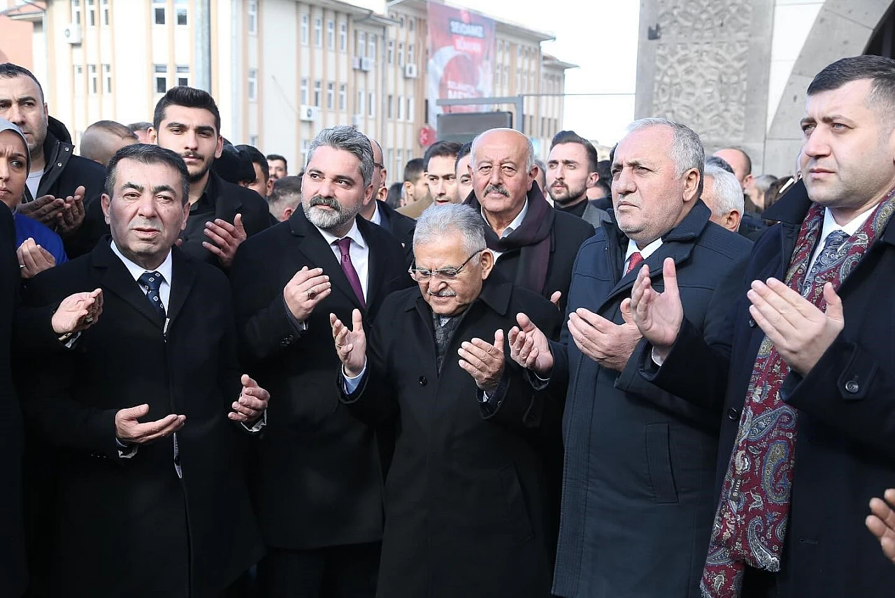 Başkan Büyükkılıç'tan Birlik Beraberlik Mesajı