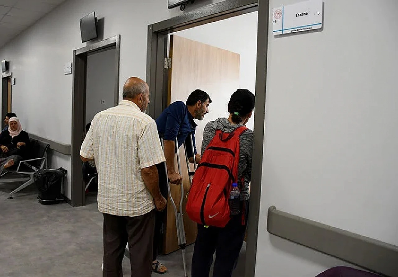 Defne Devlet Hastanesi eczane hizmetiyle kolaylık sağlıyor