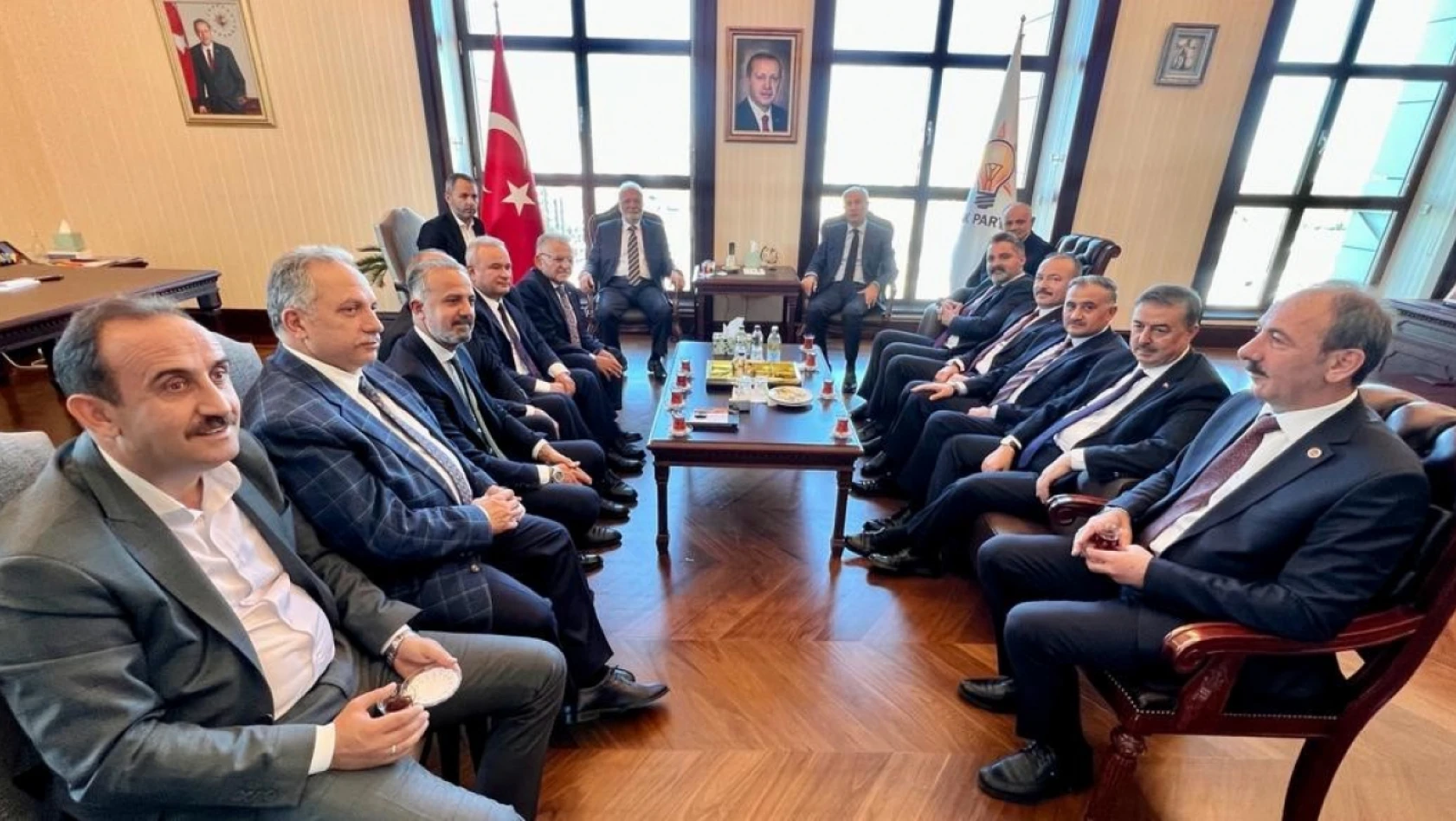 Başkan Büyükkılıç'tan AK Parti Genel Başkan Vekilleri Elitaş ve Ala ile Yerel Yönetimler Başkanı Yılmaz'a ziyaret