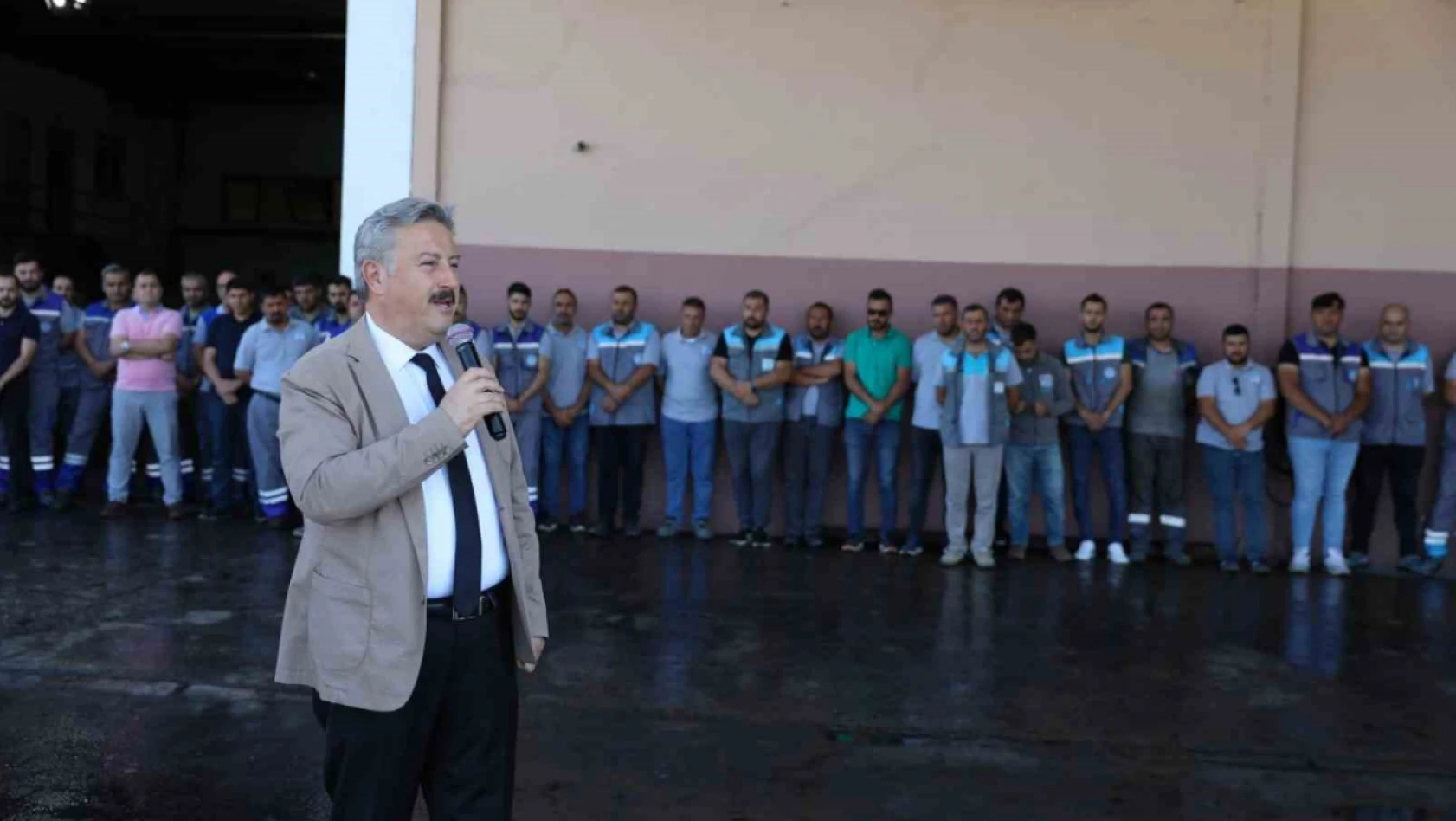 Palancıoğlu Belediye Çalışanlarıyla Bayramlaştı