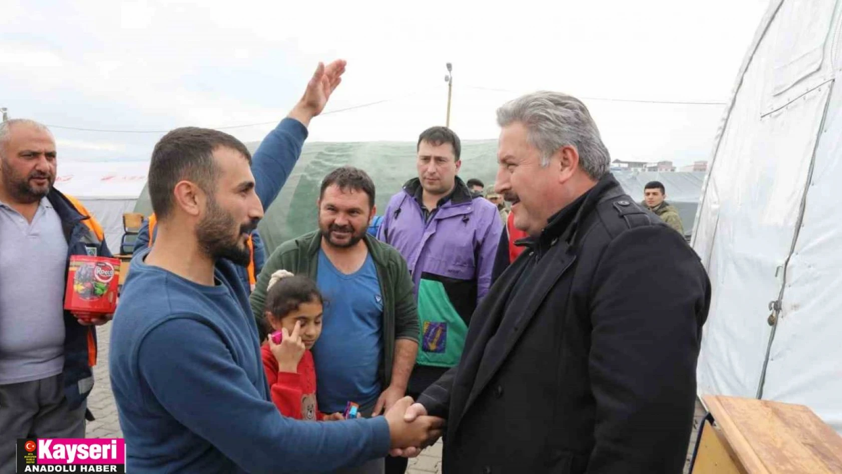 Başkan Palancıoğlu Kahramanmaraş Çadırkent'te depremzedeleri ziyaret etti