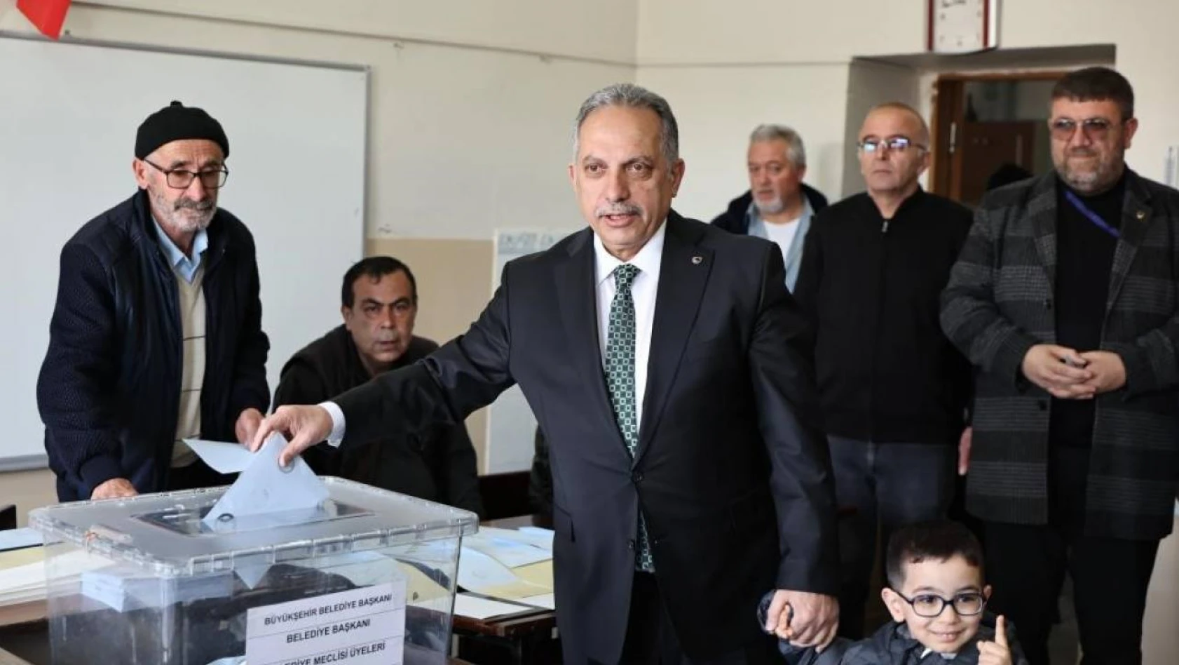 Talas Belediye Başkanlığına Yeniden Seçildi
