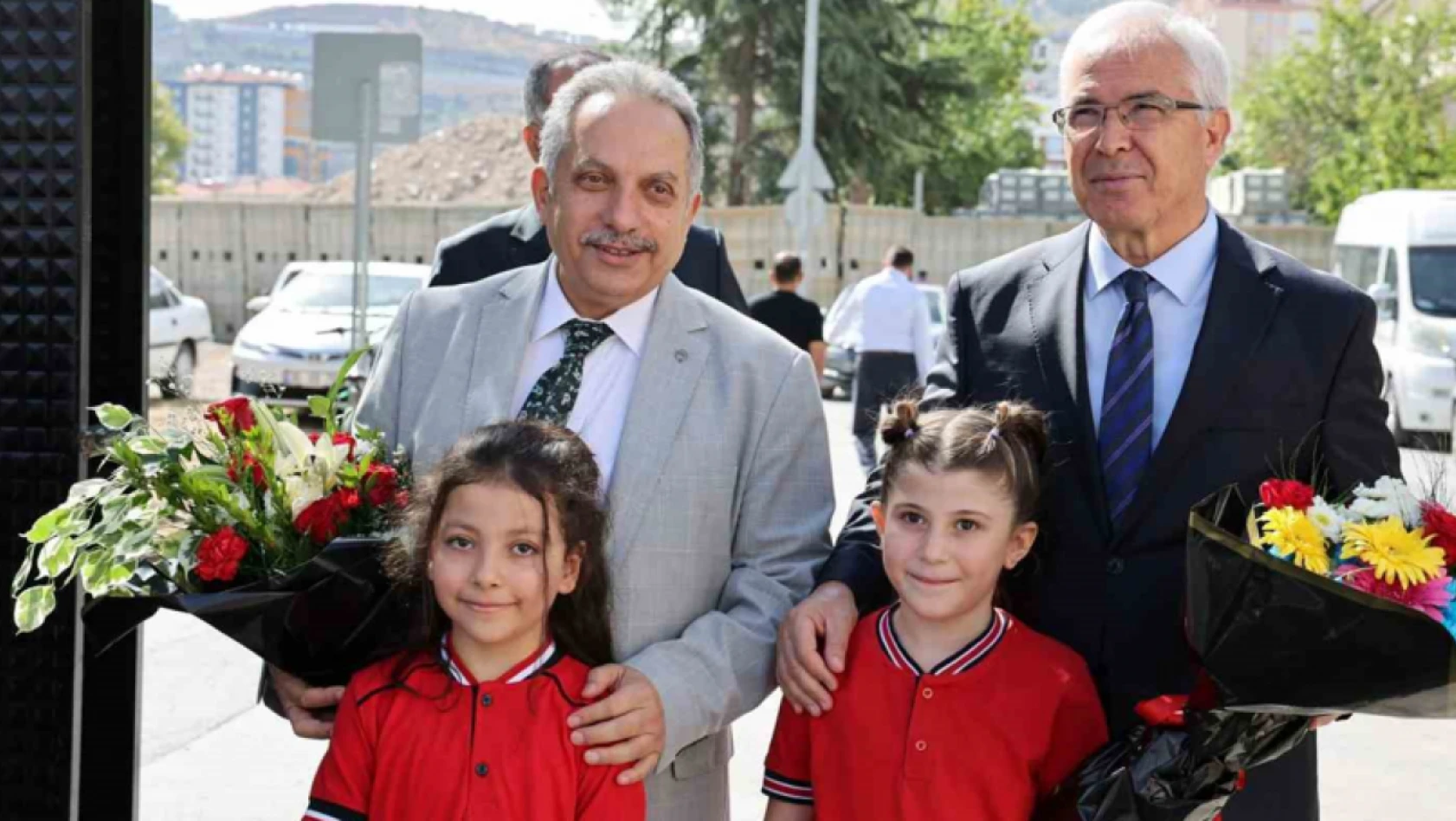 Başkan Yalçın'dan Çocuklara Yarıyıl Sürprizi