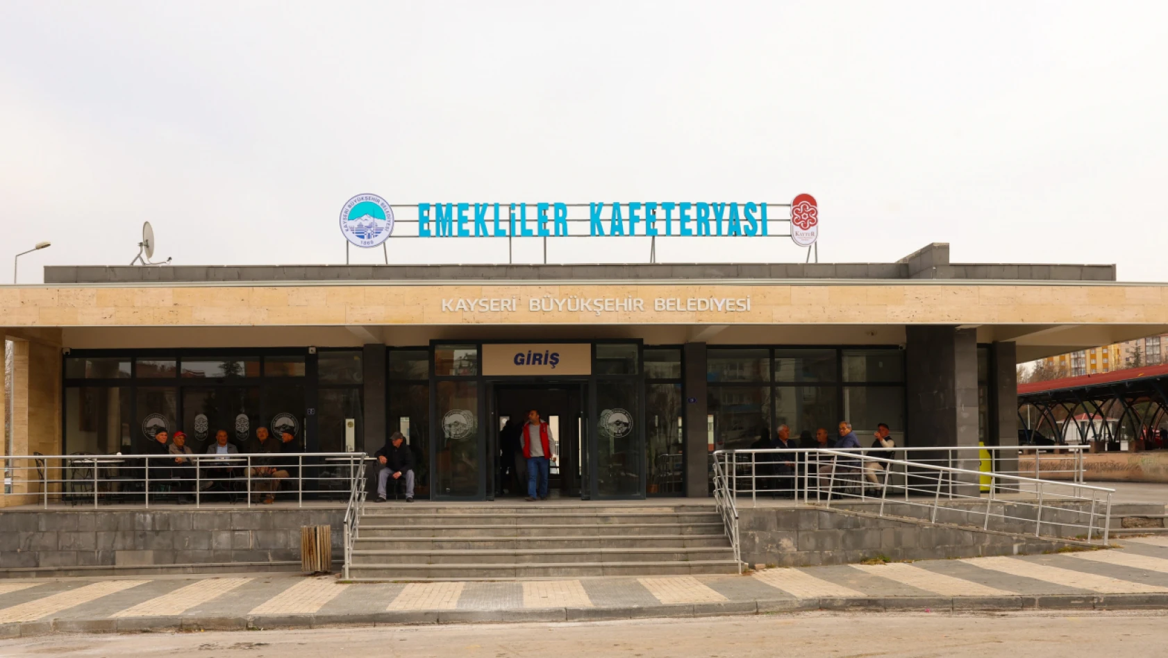 Belsin'de 'Emekliler Kafeteryası' açıldı