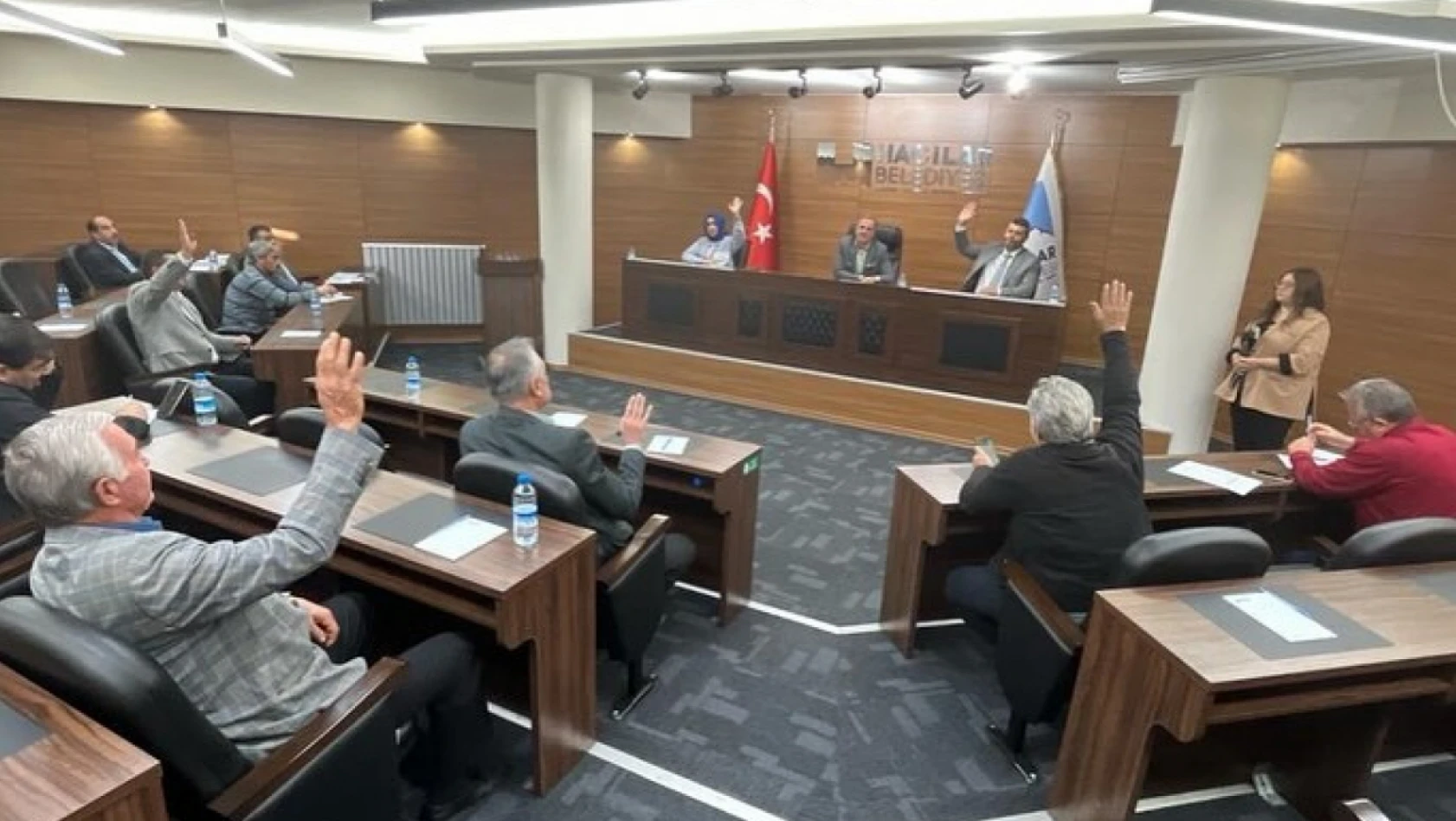 Bilal Özdoğan, Hacılar Belediyesi için yeni kararlar aldı!