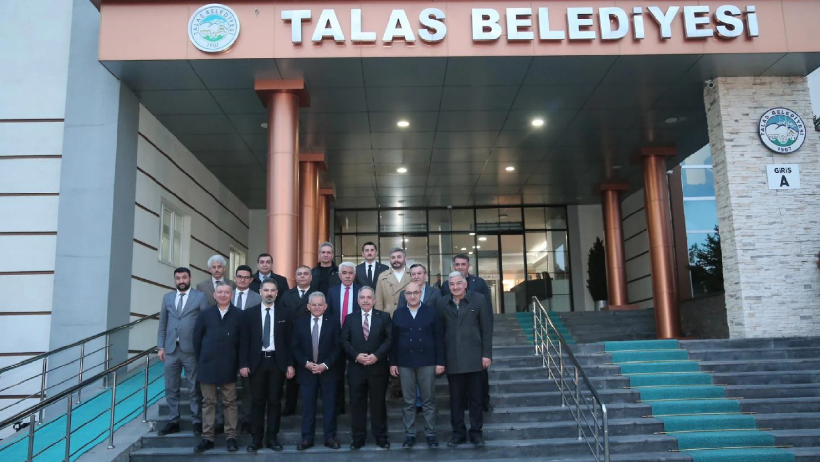 Büyükkılıç'tan Talas Belediyesi'ne ziyaret!