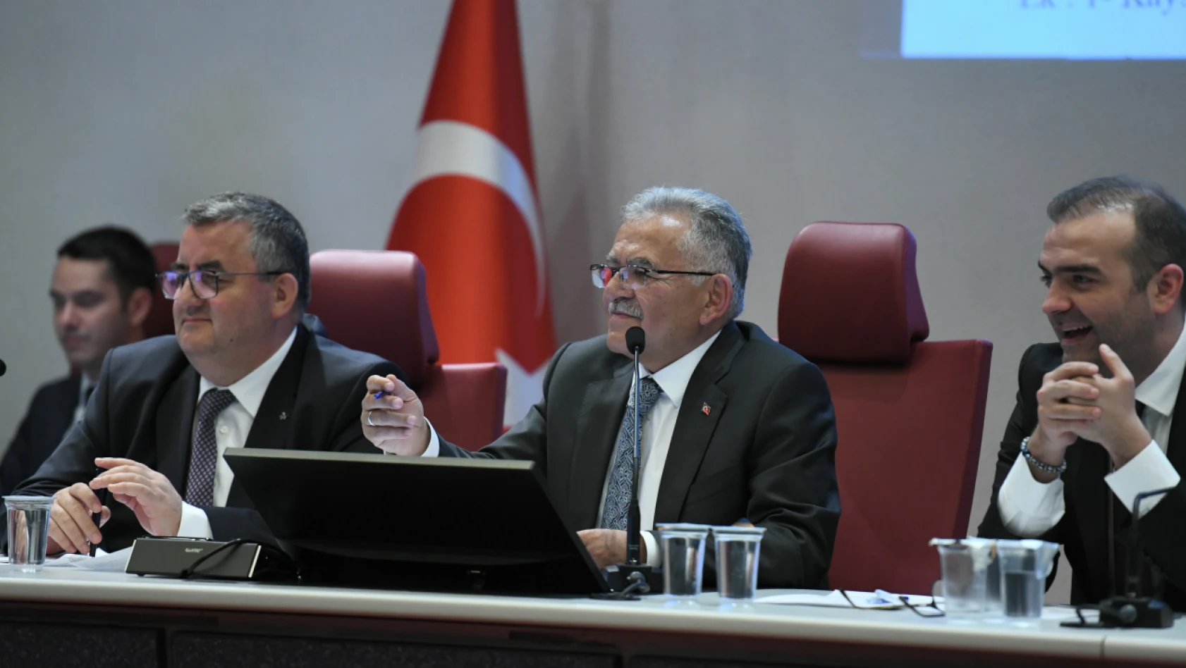 Büyükşehir Belediye Meclis'inde Yeni Komisyon Üyeleri Seçildi
