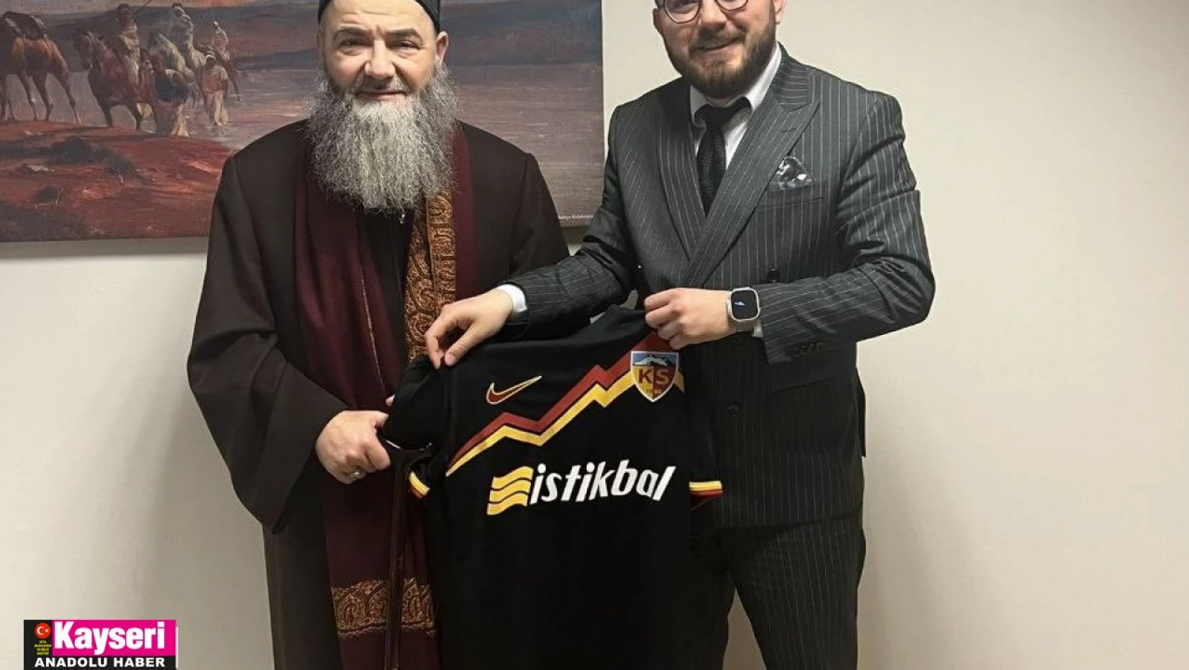 Cübbeli Ahmet Hoca'ya Kayserispor forması hediye edildi