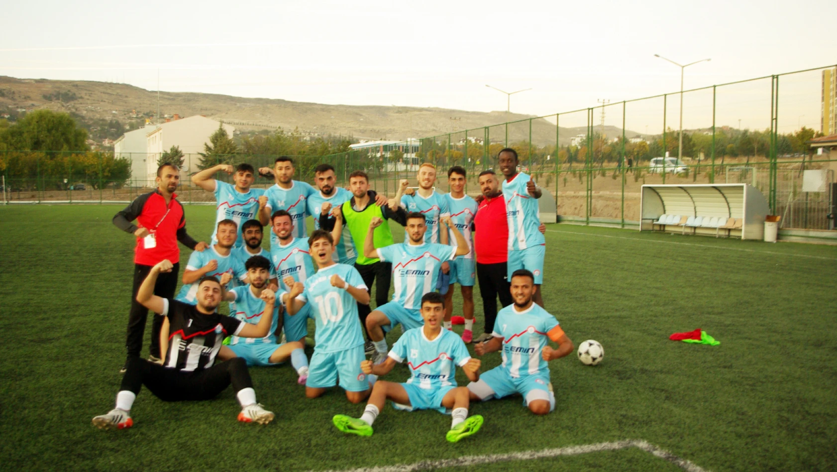 Döğerspor son dakikalarda maçı çevirdi - Kayseri Amatör Futbol