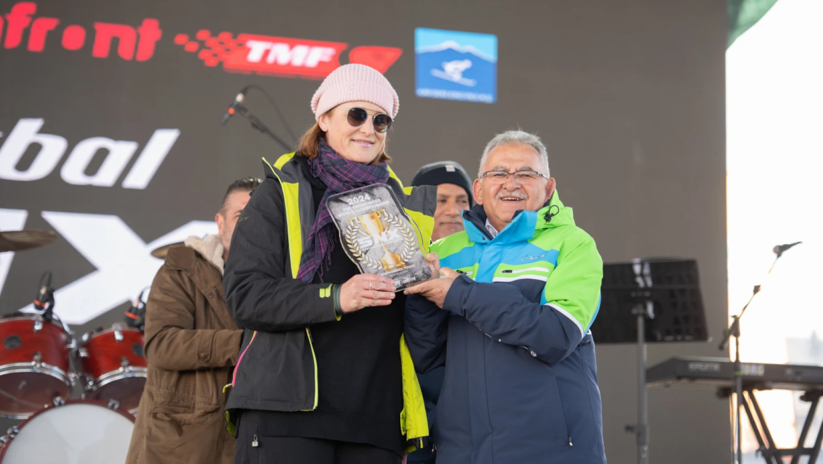 Dünya Snowcross Şampiyonası başladı